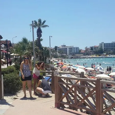Ilk Ozge 38 * Kusadasi
